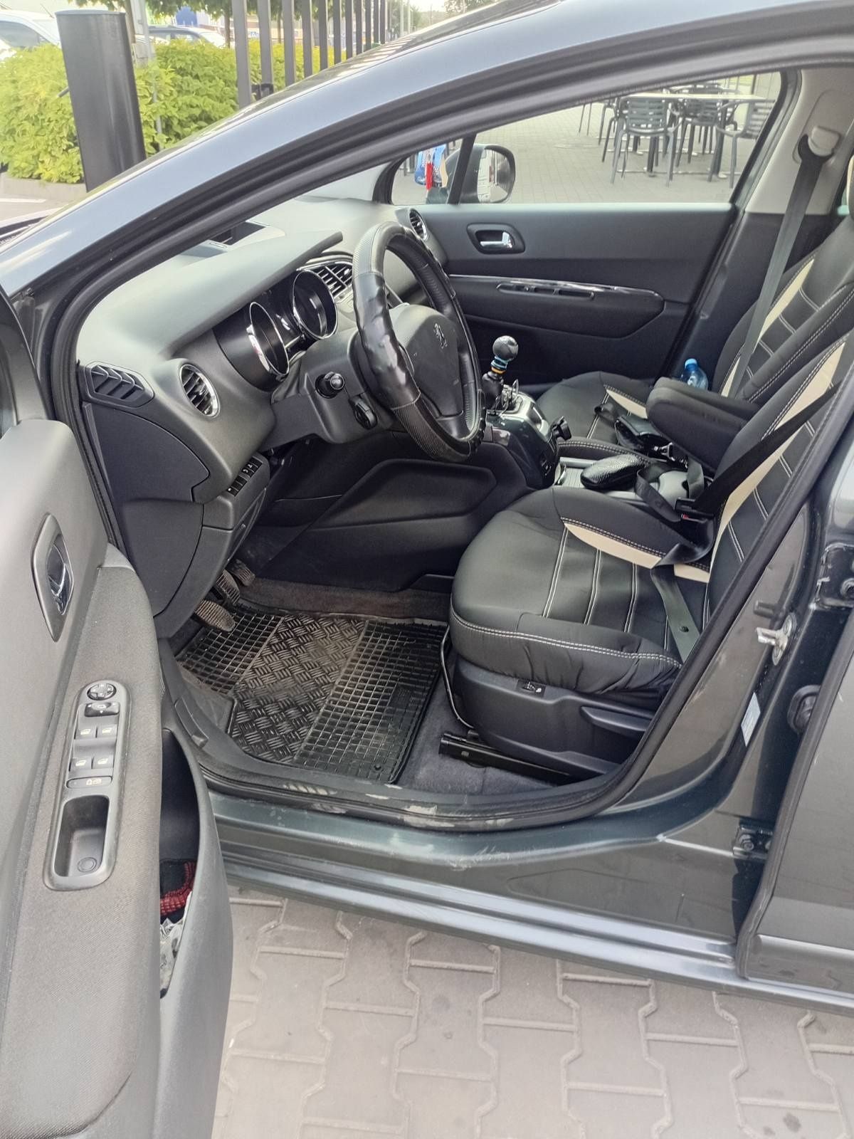 Продам автомобіль Peugeot 5008