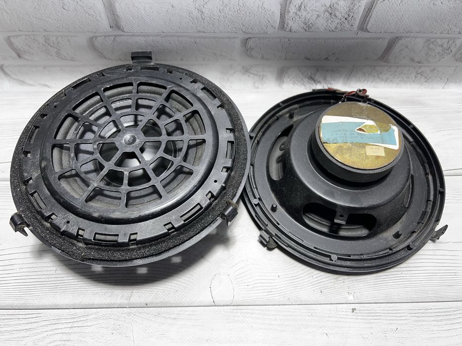 Басові динаміки в задню полку BOSE Mercedes W208 CLK320/CLK430/CLK55