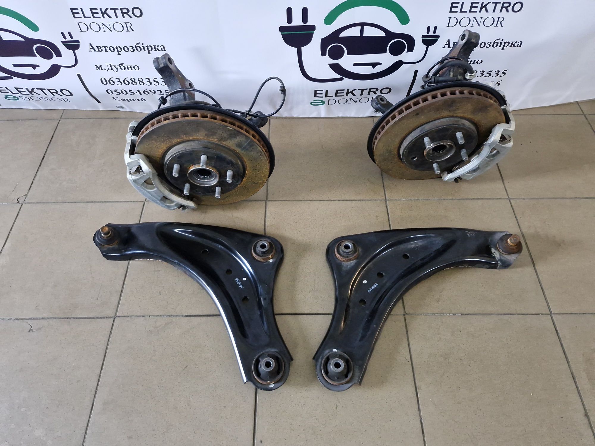 Передня балка, цапфа, диск, супорт, датчик ABS Nissan Leaf 18-24
