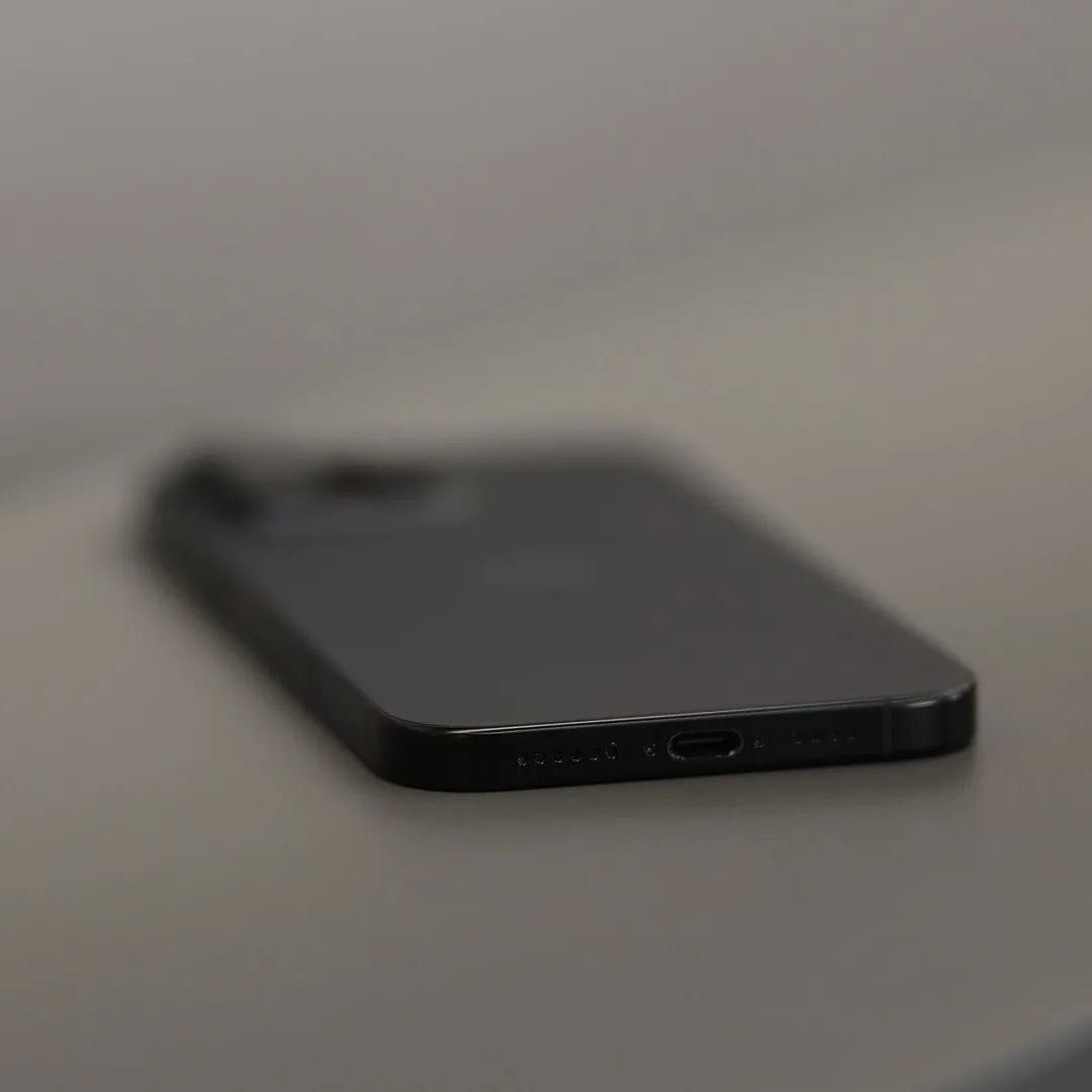 iPhone 16 Pro Max 256 gb Black Titanium Open Box