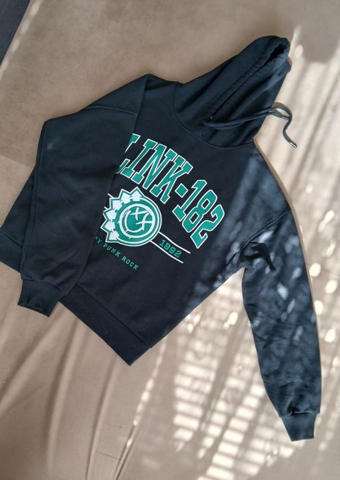 Чорне худі з написом, розмір М, в хорошому стані