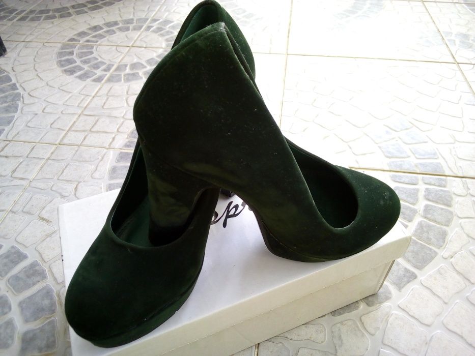 Sapatos verdes escuros - Tamanho 37