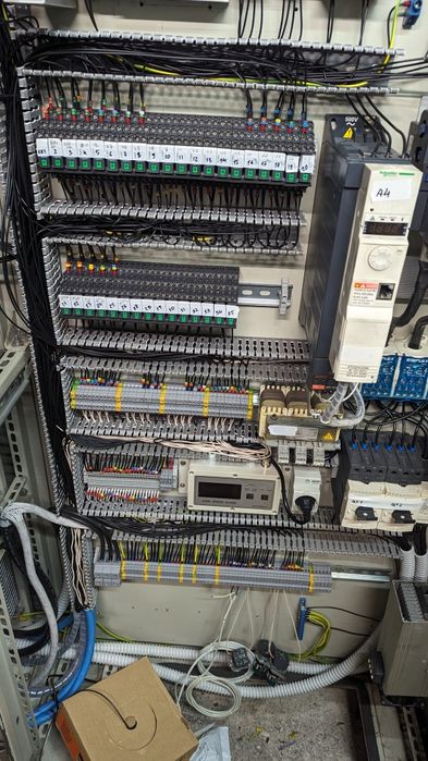 Пульт управления.Щит управления кран балка тельфер быстрее-медленней