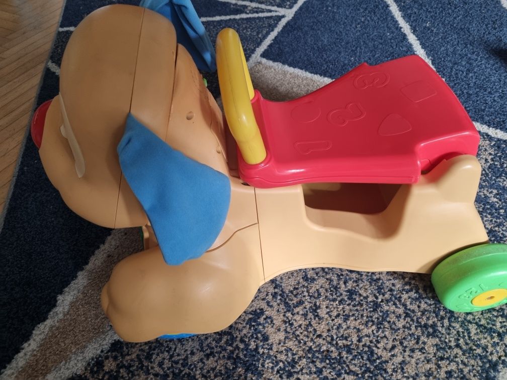 Szczeniaczek Fisher-Price pchacz chodzik