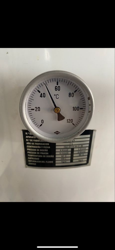 Vendo termoacumulador em muito bom estado