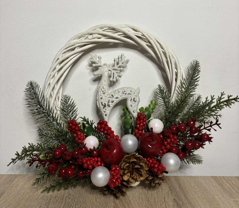 Wianek dekoracyjny świąteczny na drzwi