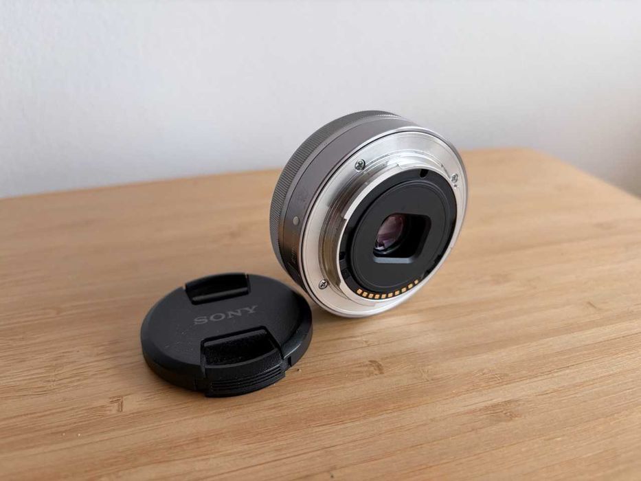 Lente Sony E-Mount 16mm F2.8