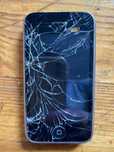 Лот: iPhone 3g; електронний перекладач; навушник.