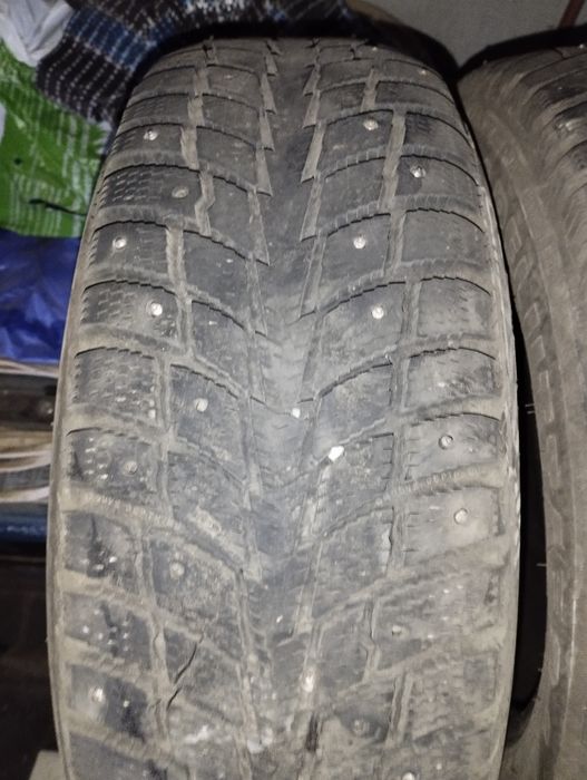 Шини R14 шипи 2 пари