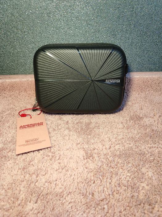 Жорсткий кейс/косметичка American Tourister