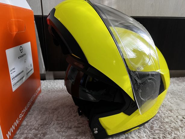 Schubert C4 Fluo Yellow шлем