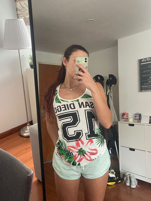 Conjunto top + calções