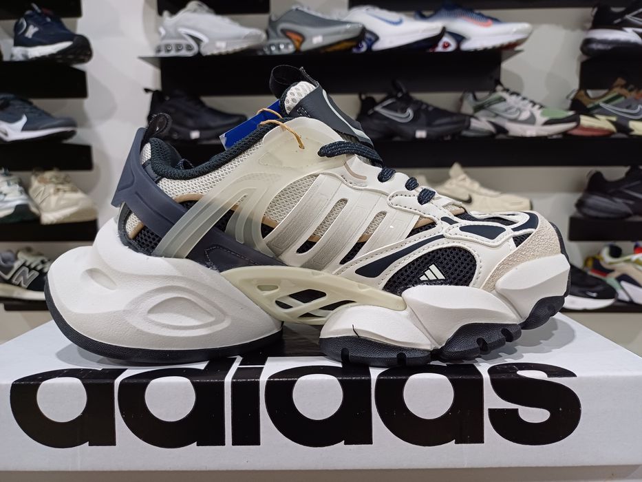 Кросівки Adidas Vento XLG