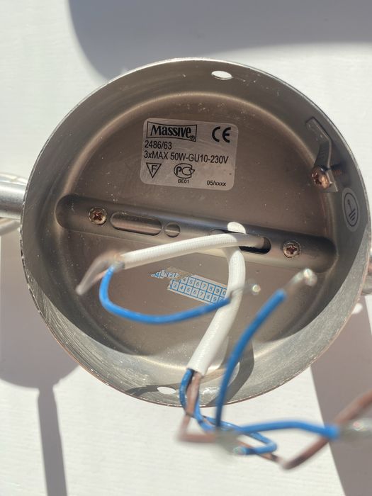 Candeeiro de Teto 3 Focos – Funciona Bem