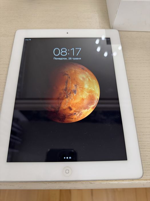 Продам IPad -4       32 GB памʼяті. Планшет в чудовому стані.