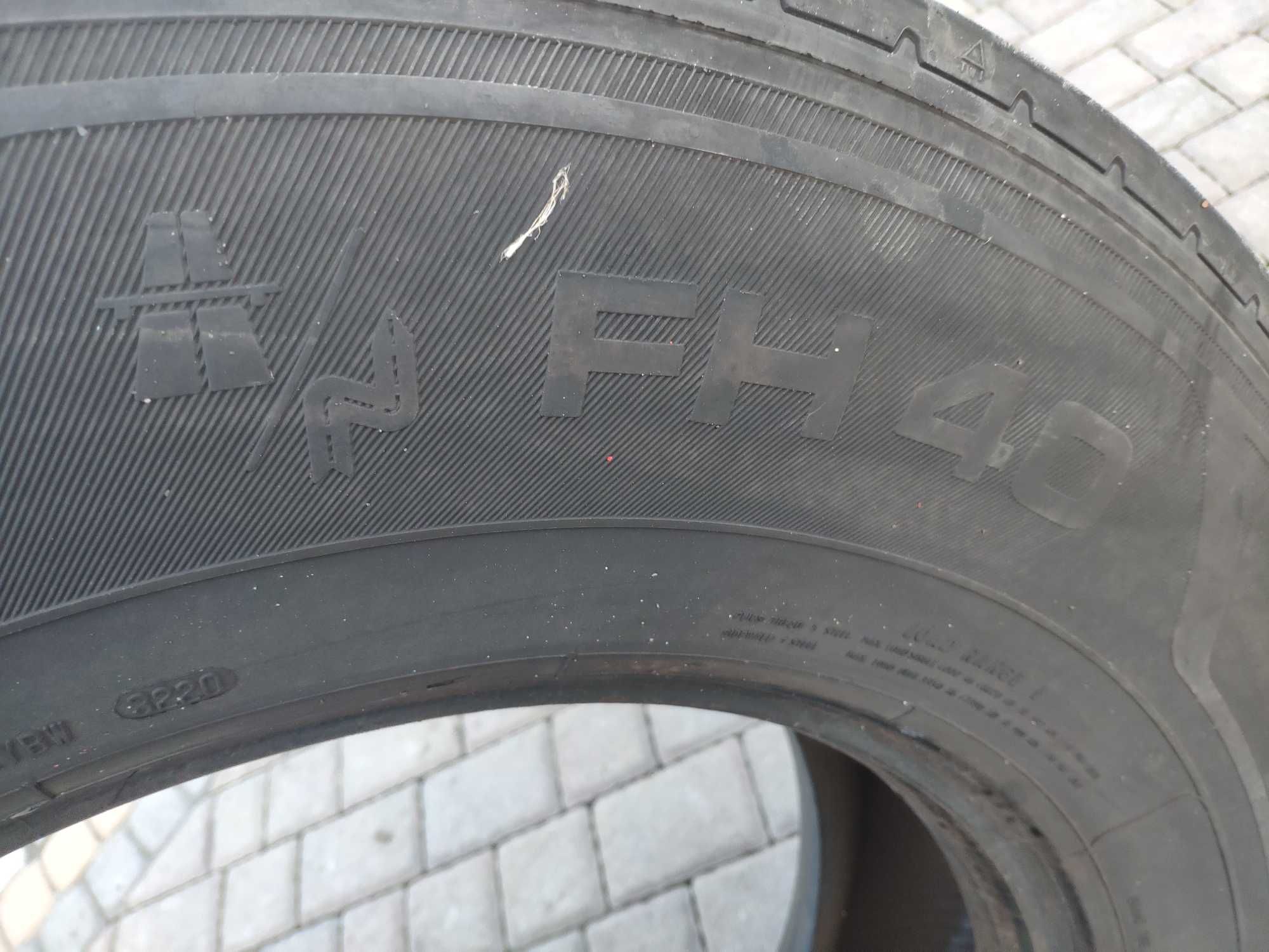 Opona Opony 315/70R22,5 " UNIROYAL FH40 przód prowadząca continental