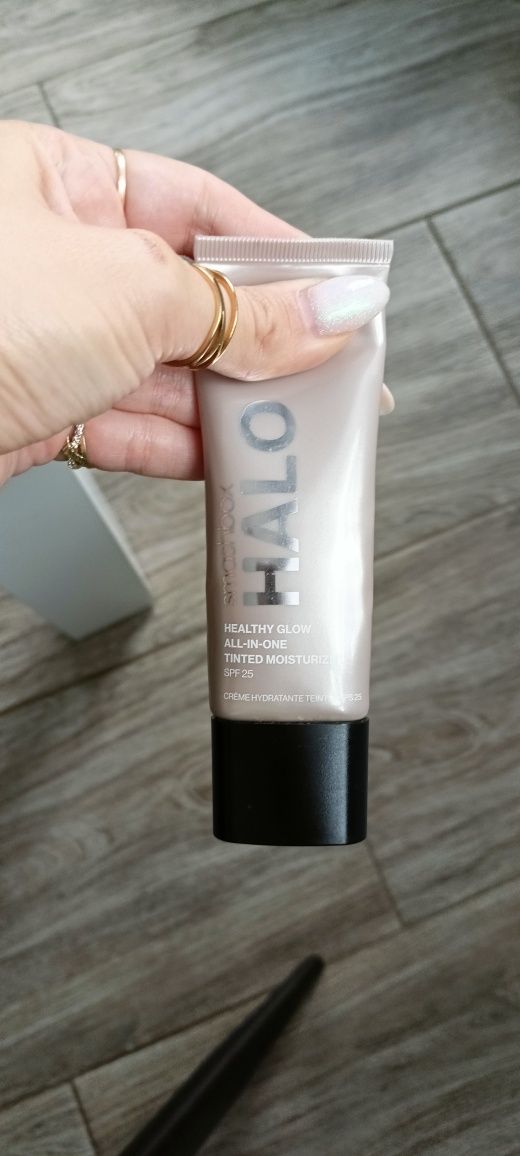 Halo healthy Glow all in on spf25 podkład z bazą