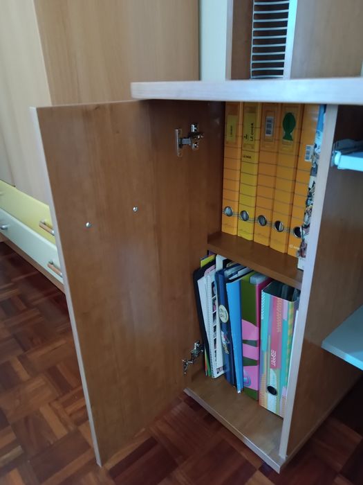 Secretaria de ótima qualidade como nova!!