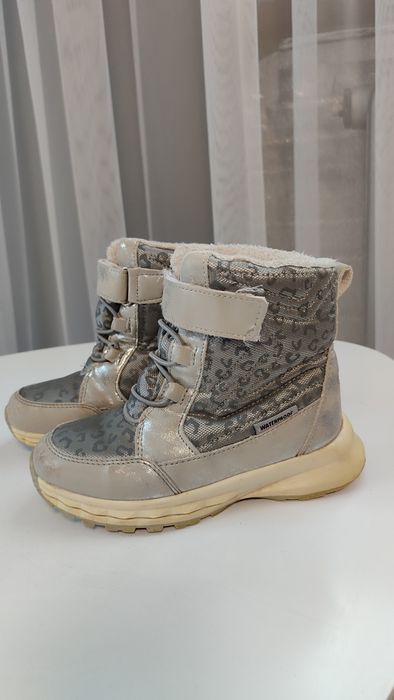 Демісезонне взуття для дівчинки розмір 28/29