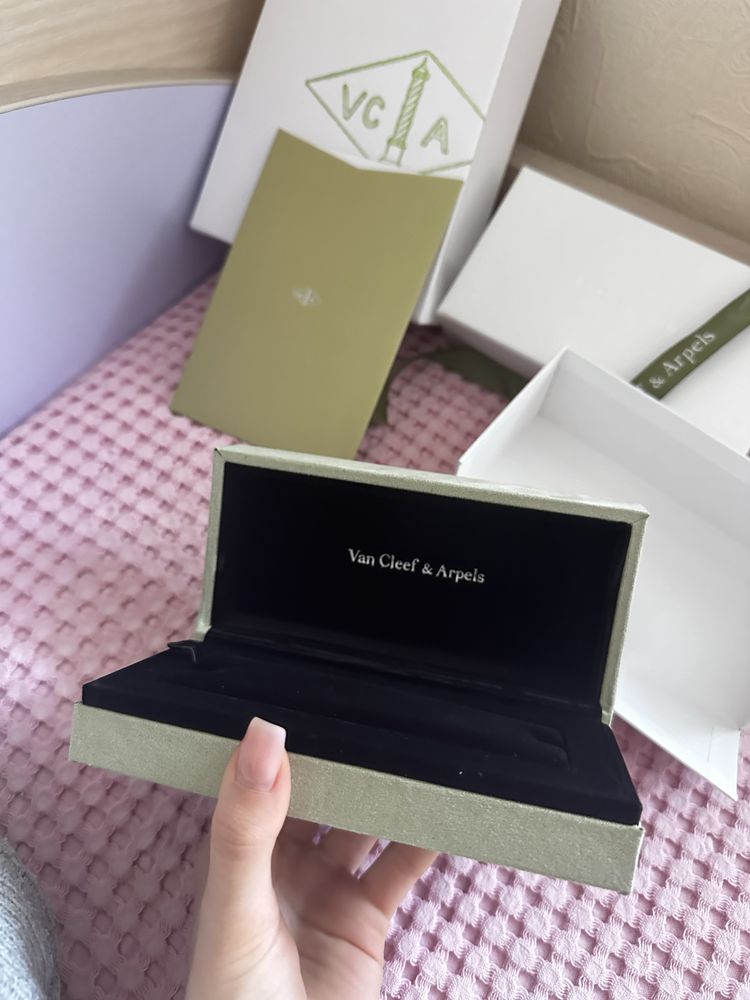 Коробка под брасле + пакет Van Cleef & Arpels