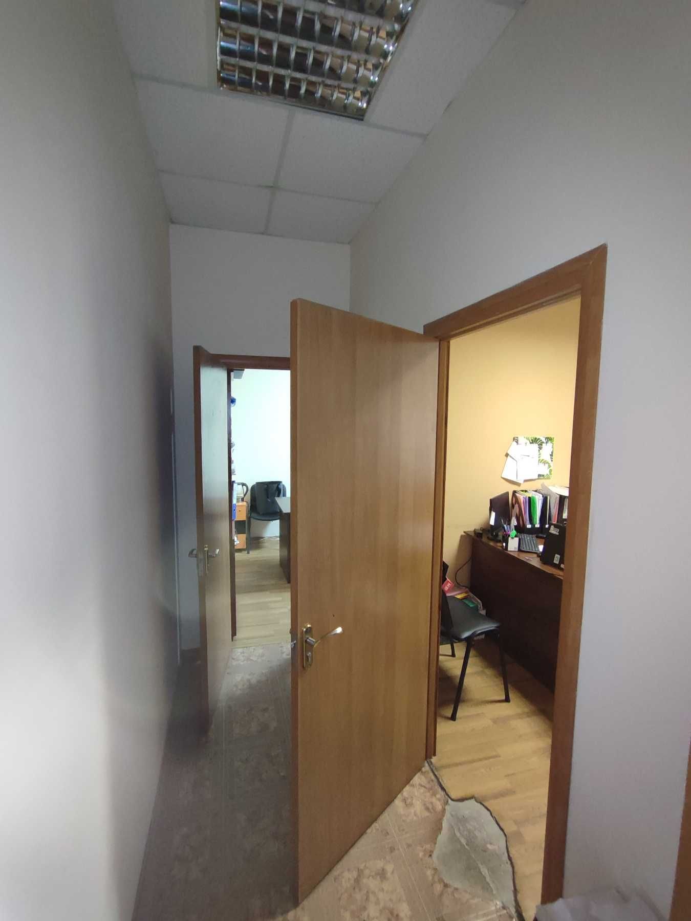 №:21595 - Продаж приміщення 130 кв.м у центрі на вул. К.Острозьких
