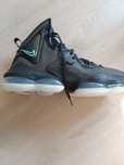 Продам кросівки Nike LeBron 19 black green glow black.