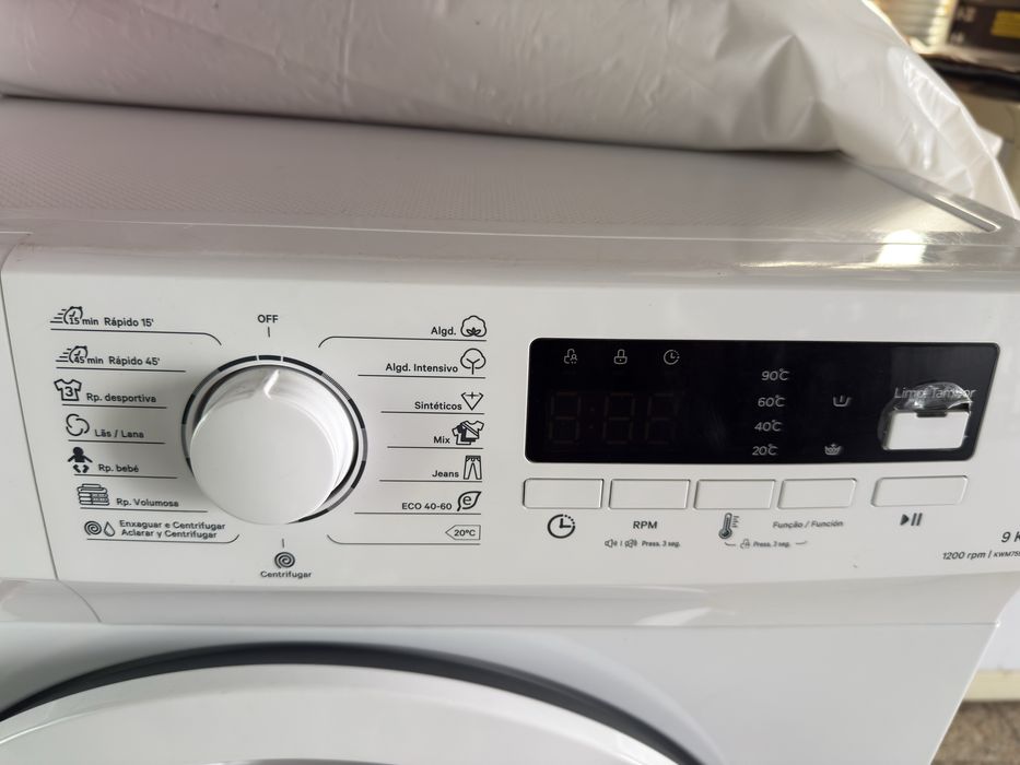 Máquina de lavar roupa