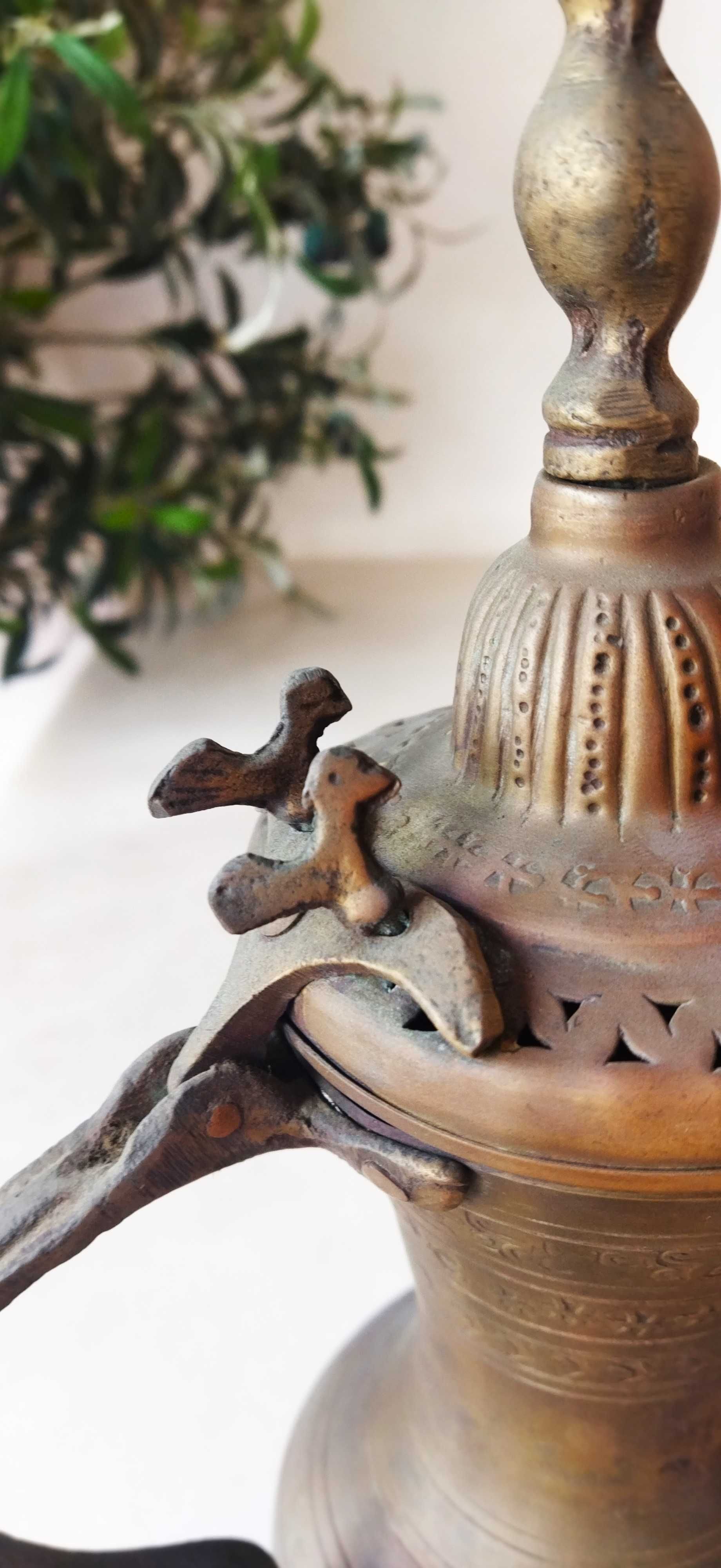 Cafeteira Dallah em latão árabe islâmica