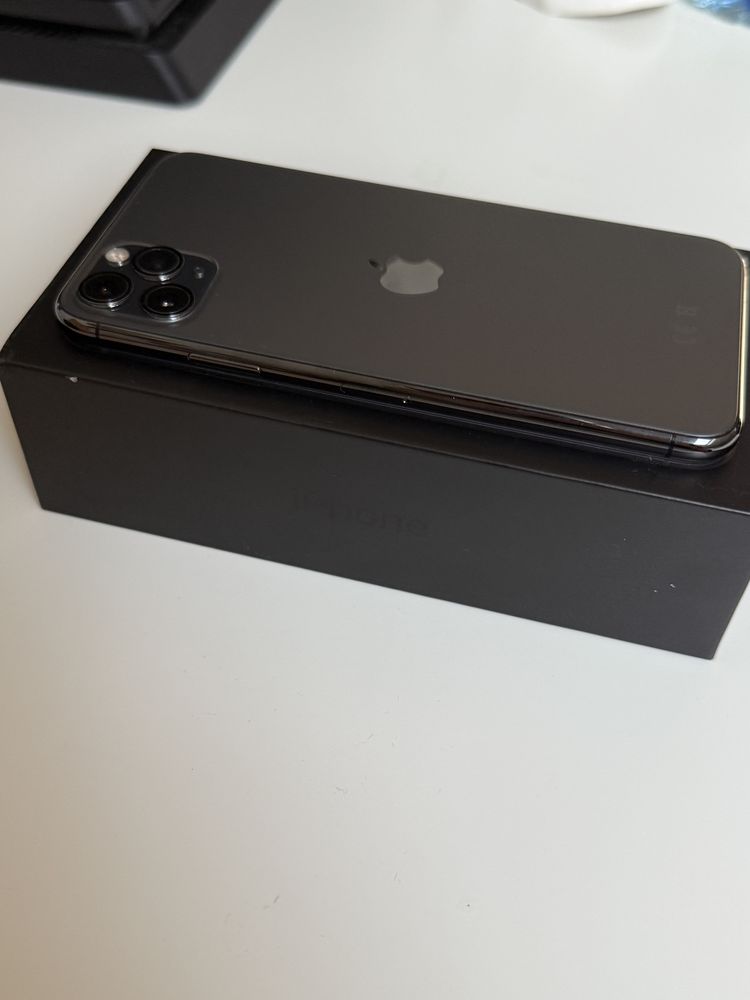 iPhone 11 Pro Max w kolorze Space Gray,pamięcią 256
