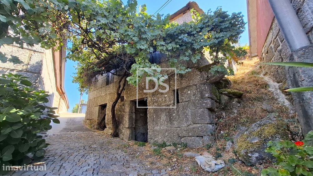 Casa com terreno e vistas de serra – Póvoa, Ansiães - Amarante