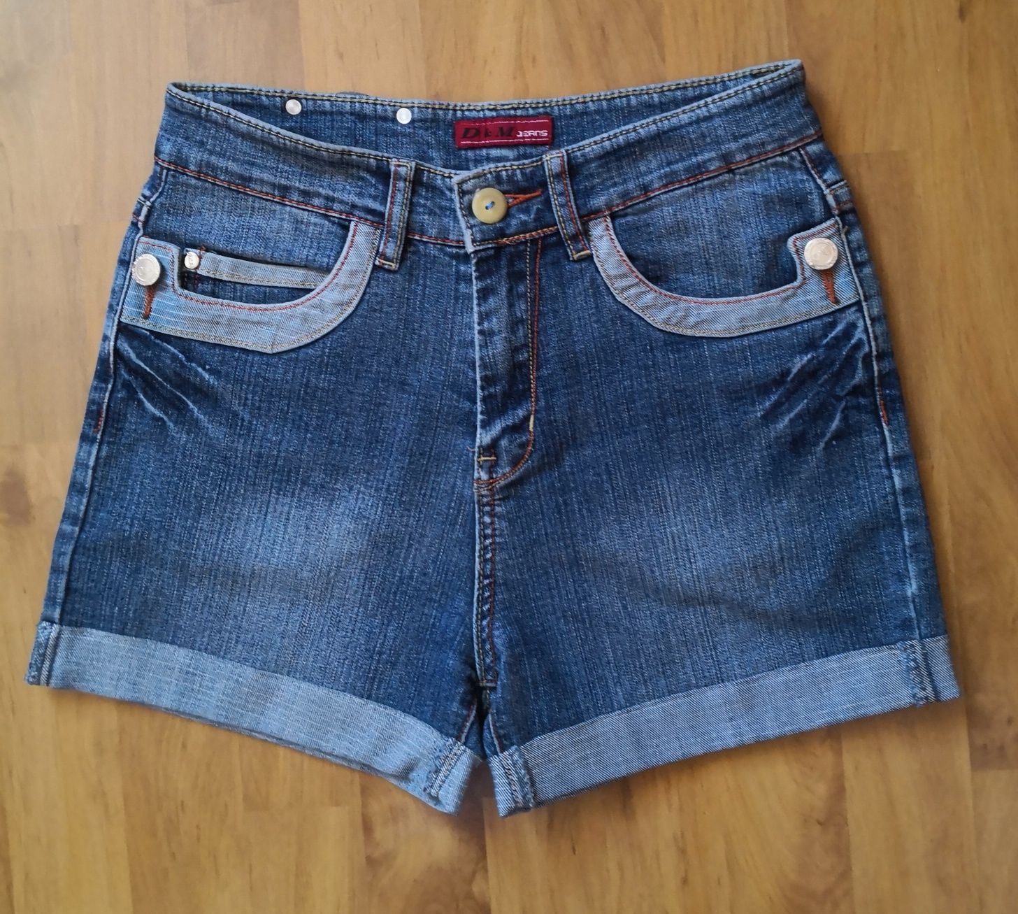 Krótkie spodenki, szorty jeansowe 36