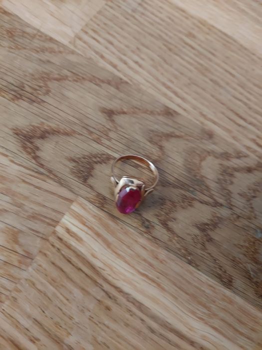 Красивое кольцо новое.