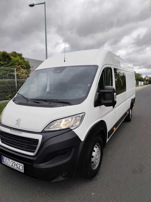 Peugeot Boxer brygadówka 7 osób bardzo niski przebieg