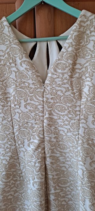 Sukienka ecru ze złotą nitką,elegancka na komunię Gratis kopertówka!