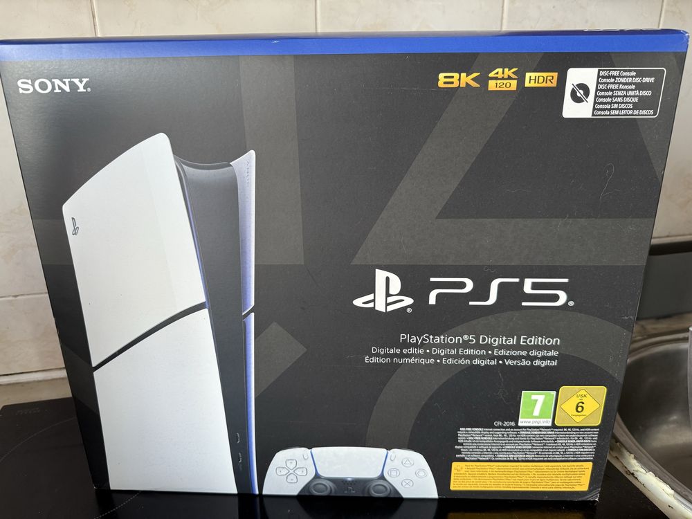 PlaySation 5 + PlayStation Portable