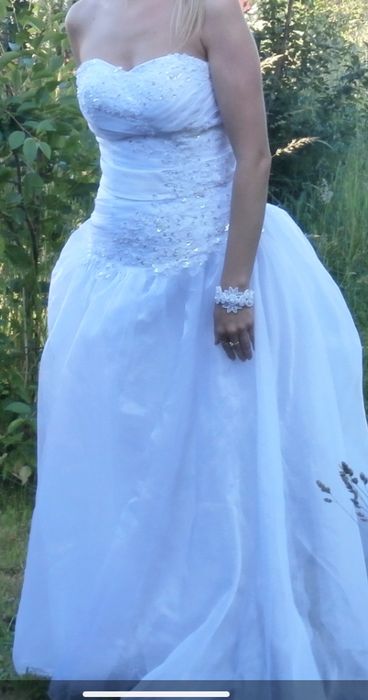 Suknia ślubna gorsetowa