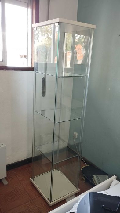 Vitrine DETOLF do IKEA