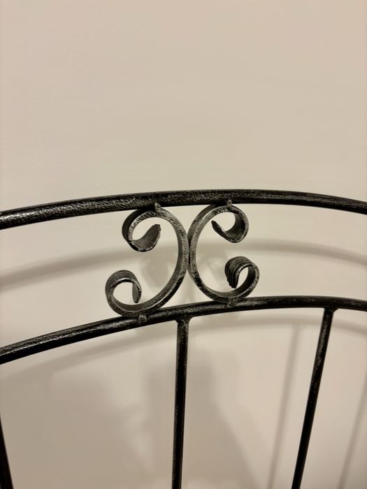 Łóżko metalowe zdobione 140x200