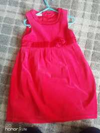 Czerwona welurowa sukieneczka