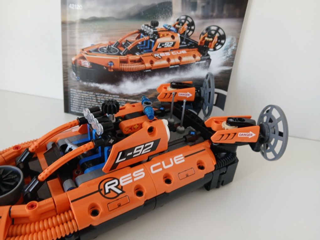LEGO Technic 42120 - Poduszkowiec ratowniczy