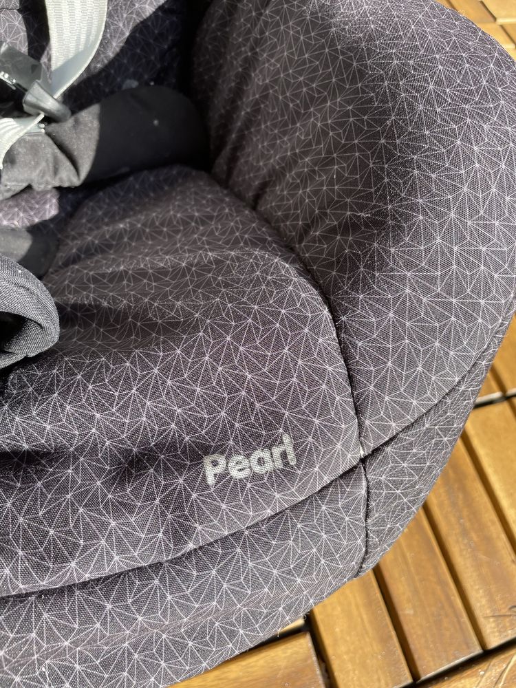 Maxi Cosi Pearl + baza isofix Familyfix