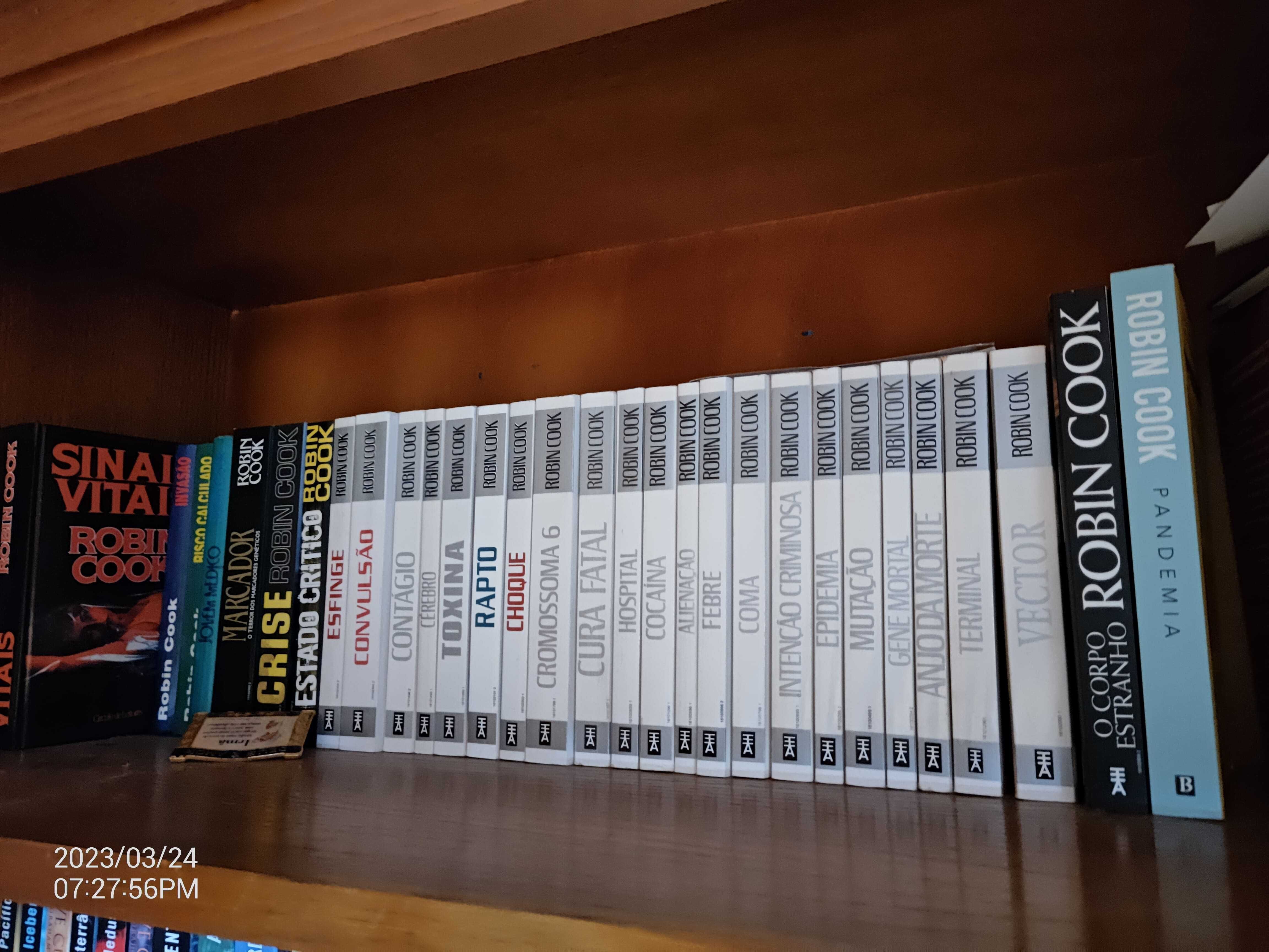 E l James, Robin cook, Paulo Coelho, james Rollins