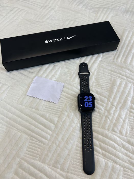 Apple Watch Nike SE 44ММ Space gray