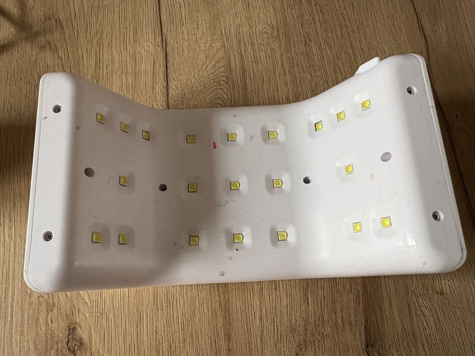 Lampa semilac do paznokci