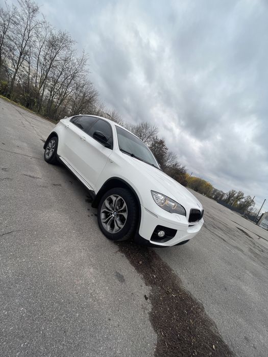 Авто БМВ-х6.