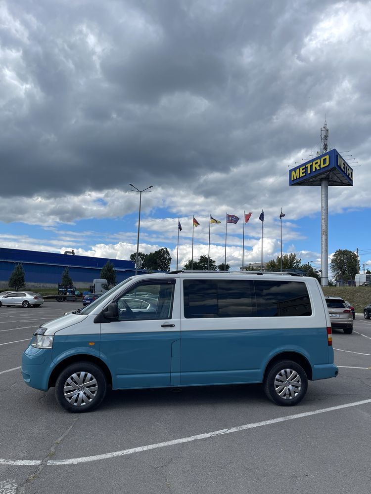 Volkswagen T5 2009 газ/бенз, Оригінальний пасажир, бус, мінівен, обмін