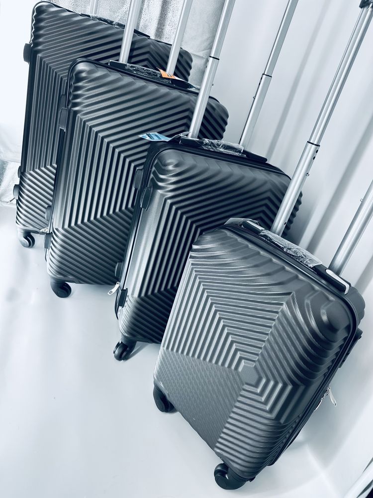 Nowa walizka duża/ walizki podrożne