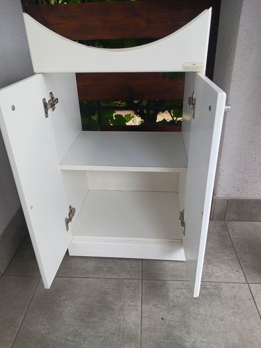 Szafka łazienkowa pod umywalkę Cersanit.