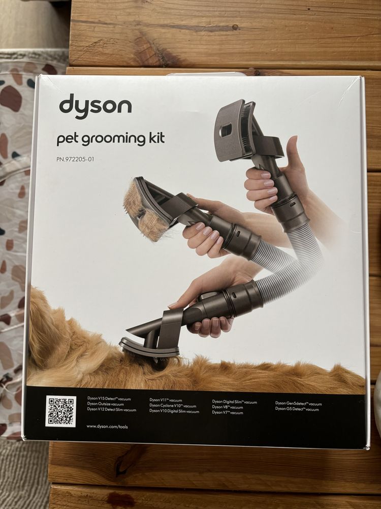 Dyson pet grooming kit