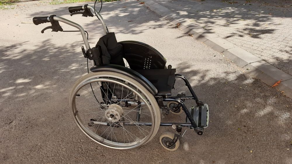 Активне крісло колісне